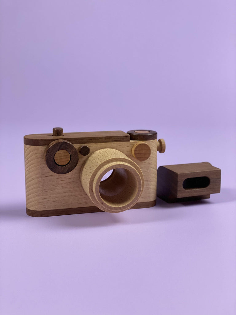Vintage 35mm Wooden Camera - Light Lion