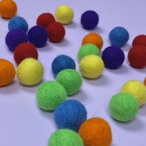 Rainbow Felt Balls - Light Lion